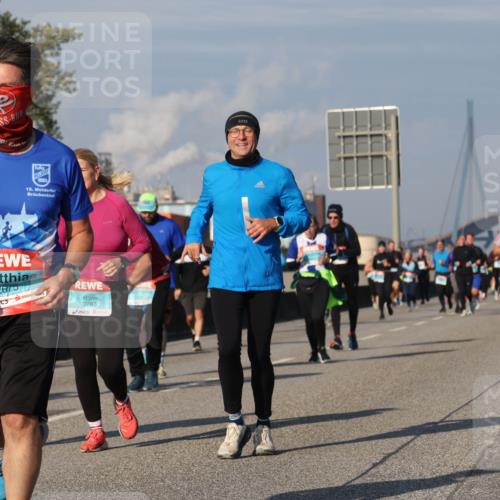 03.10.2025 - Köhlbrandbrückenlauf Luisa Fischer http://msf.ph/oto/9017474 03.10.2025 11:03:58 Position 3 15, 3635, 26757, 3783 meine-sportfotos.de