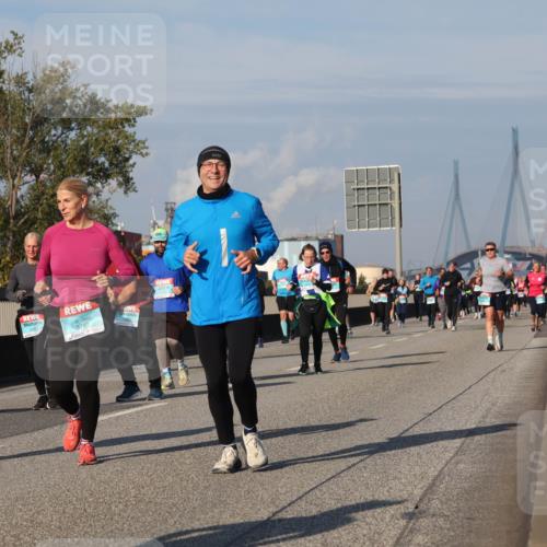 03.10.2025 - Köhlbrandbrückenlauf Luisa Fischer http://msf.ph/oto/9017480 03.10.2025 11:03:59 Position 3 3635, 3783 meine-sportfotos.de