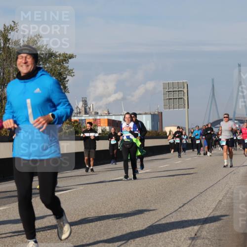 03.10.2025 - Köhlbrandbrückenlauf Luisa Fischer http://msf.ph/oto/9017487 03.10.2025 11:04:01 Position 3 3783 meine-sportfotos.de