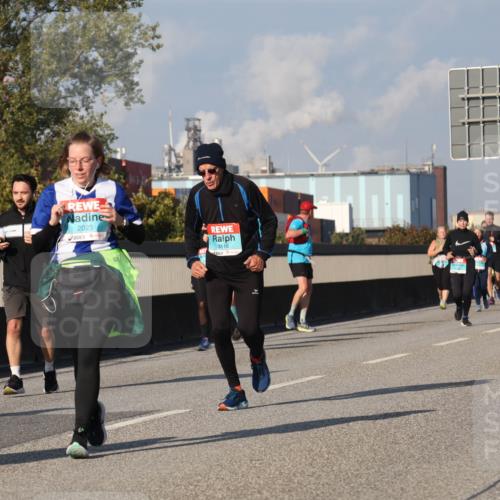 03.10.2025 - Köhlbrandbrückenlauf Luisa Fischer http://msf.ph/oto/9017506 03.10.2025 11:04:04 Position 3 2023, 3116, 1846 meine-sportfotos.de