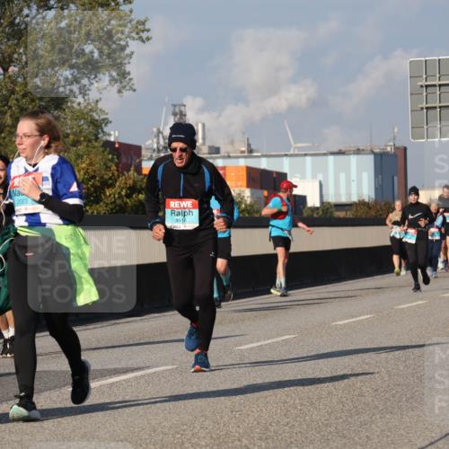 03.10.2025 - Köhlbrandbrückenlauf Luisa Fischer http://msf.ph/oto/9017508 03.10.2025 11:04:04 Position 3 2023, 3116, 1846 meine-sportfotos.de