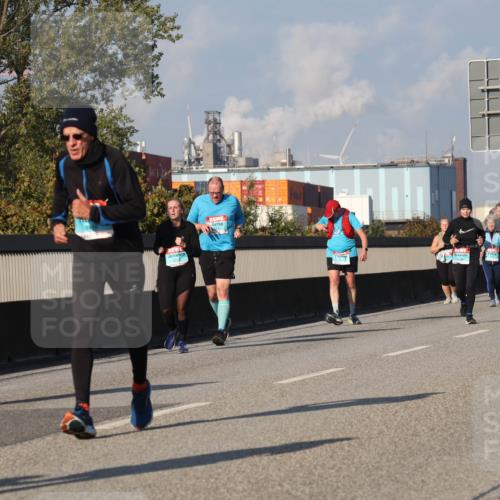 03.10.2025 - Köhlbrandbrückenlauf Luisa Fischer http://msf.ph/oto/9017513 03.10.2025 11:04:05 Position 3 2023 meine-sportfotos.de