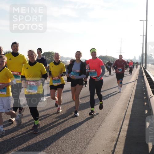 03.10.2025 - Köhlbrandbrückenlauf Fabian Wolf http://msf.ph/oto/9017526 03.10.2025 09:26:51 Position 3 2875, 2871, 372, 2874, 2299 meine-sportfotos.de