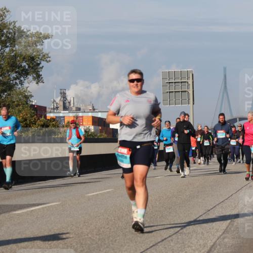 03.10.2025 - Köhlbrandbrückenlauf Luisa Fischer http://msf.ph/oto/9017531 03.10.2025 11:04:08 Position 3  meine-sportfotos.de