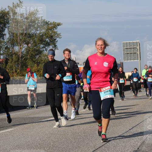 03.10.2025 - Köhlbrandbrückenlauf Luisa Fischer http://msf.ph/oto/9017565 03.10.2025 11:04:15 Position 3 2076, 2943 meine-sportfotos.de