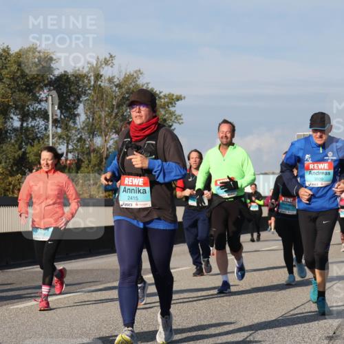 03.10.2025 - Köhlbrandbrückenlauf Luisa Fischer http://msf.ph/oto/9017606 03.10.2025 11:04:26 Position 3 2918, 2415, 3509 meine-sportfotos.de