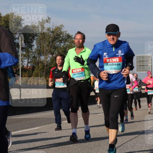 03.10.2025 - Köhlbrandbrückenlauf Luisa Fischer http://msf.ph/oto/9017614 03.10.2025 11:04:27 Position 3 2415, 2917, 3509, 3407 meine-sportfotos.de