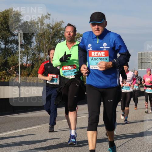 03.10.2025 - Köhlbrandbrückenlauf Luisa Fischer http://msf.ph/oto/9017617 03.10.2025 11:04:27 Position 3 35, 2917, 2024, 820 meine-sportfotos.de