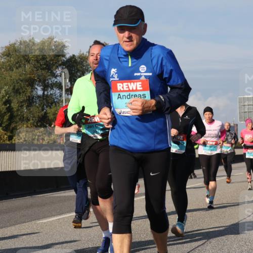 03.10.2025 - Köhlbrandbrückenlauf Luisa Fischer http://msf.ph/oto/9017621 03.10.2025 11:04:28 Position 3 3407, 2917, 2024, 698, 357 meine-sportfotos.de