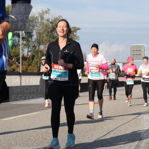 03.10.2025 - Köhlbrandbrückenlauf Luisa Fischer http://msf.ph/oto/9017627 03.10.2025 11:04:29 Position 3 8509, 1698, 2024, 3574 meine-sportfotos.de