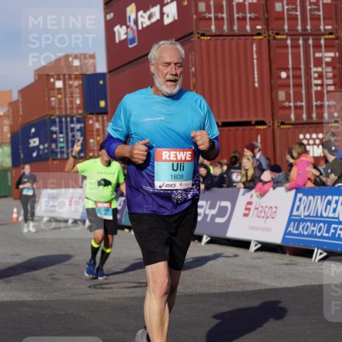 03.10.2025 - Köhlbrandbrückenlauf Michael Burmester http://msf.ph/oto/9017636 03.10.2025 10:17:04 Ziel 1031, 1288, 1289, 1807, 1809, 1956, 2089, 3281, 3557, 3765 meine-sportfotos.de
