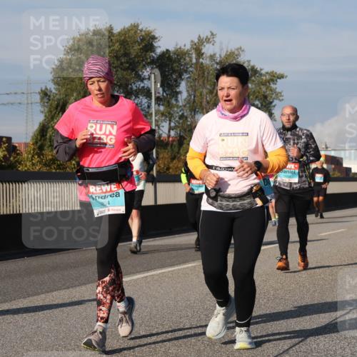 03.10.2025 - Köhlbrandbrückenlauf Luisa Fischer http://msf.ph/oto/9017654 03.10.2025 11:04:33 Position 3 1669, 1804 meine-sportfotos.de
