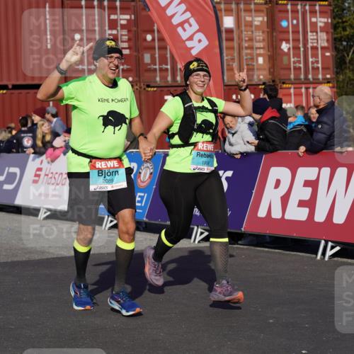 03.10.2025 - Köhlbrandbrückenlauf Michael Burmester http://msf.ph/oto/9017659 03.10.2025 10:17:06 Ziel 1031, 1807, 1809, 1956, 2089, 2974, 3281, 3557, 3765 meine-sportfotos.de