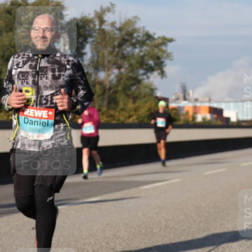 03.10.2025 - Köhlbrandbrückenlauf Luisa Fischer http://msf.ph/oto/9017670 03.10.2025 11:04:36 Position 3 1669 meine-sportfotos.de