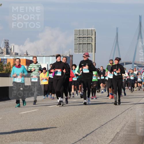 03.10.2025 - Köhlbrandbrückenlauf Luisa Fischer http://msf.ph/oto/9017687 03.10.2025 11:04:45 Position 3 55, 2616 meine-sportfotos.de