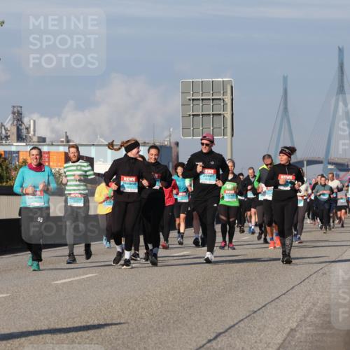 03.10.2025 - Köhlbrandbrückenlauf Luisa Fischer http://msf.ph/oto/9017688 03.10.2025 11:04:45 Position 3 55, 2617 meine-sportfotos.de