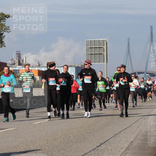 03.10.2025 - Köhlbrandbrückenlauf Luisa Fischer http://msf.ph/oto/9017693 03.10.2025 11:04:46 Position 3  meine-sportfotos.de