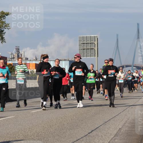 03.10.2025 - Köhlbrandbrückenlauf Luisa Fischer http://msf.ph/oto/9017696 03.10.2025 11:04:46 Position 3 55 meine-sportfotos.de