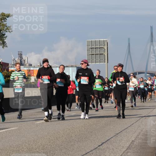 03.10.2025 - Köhlbrandbrückenlauf Luisa Fischer http://msf.ph/oto/9017697 03.10.2025 11:04:47 Position 3 1545, 55, 2617, 2616 meine-sportfotos.de