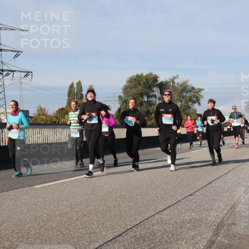 03.10.2025 - Köhlbrandbrückenlauf Luisa Fischer http://msf.ph/oto/9017737 03.10.2025 11:04:53 Position 3 55 meine-sportfotos.de