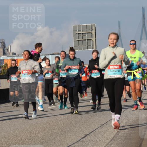 03.10.2025 - Köhlbrandbrückenlauf Luisa Fischer http://msf.ph/oto/9017781 03.10.2025 11:05:01 Position 3 2456, 2512, 2099, 2622, 1954 meine-sportfotos.de