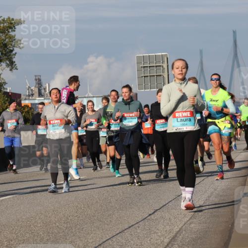 03.10.2025 - Köhlbrandbrückenlauf Luisa Fischer http://msf.ph/oto/9017785 03.10.2025 11:05:01 Position 3 2016, 2456, 2099, 1954 meine-sportfotos.de