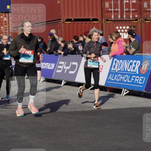 03.10.2025 - Köhlbrandbrückenlauf Michael Burmester http://msf.ph/oto/9017807 03.10.2025 10:17:20 Ziel 1283, 1481, 1573, 1794, 1835, 1850, 1883, 2242, 2269, 2577, 2789, 3191, 3252, 3265, 3642 meine-sportfotos.de