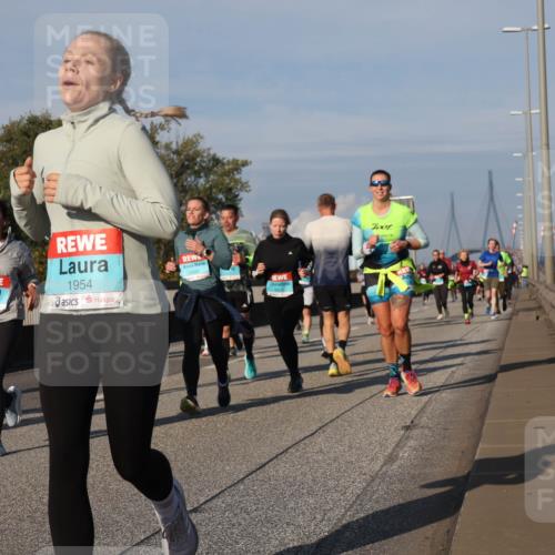 03.10.2025 - Köhlbrandbrückenlauf Luisa Fischer http://msf.ph/oto/9017810 03.10.2025 11:05:05 Position 3 1954, 7001 meine-sportfotos.de