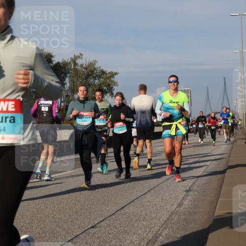 03.10.2025 - Köhlbrandbrückenlauf Luisa Fischer http://msf.ph/oto/9017811 03.10.2025 11:05:06 Position 3 1954, 2099 meine-sportfotos.de