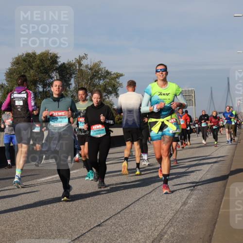 03.10.2025 - Köhlbrandbrückenlauf Luisa Fischer http://msf.ph/oto/9017815 03.10.2025 11:05:06 Position 3 2099 meine-sportfotos.de