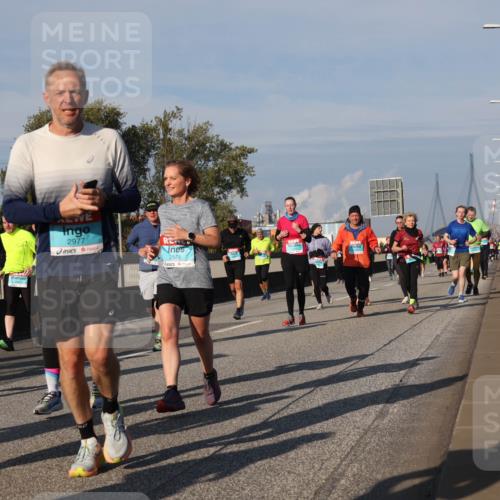 03.10.2025 - Köhlbrandbrückenlauf Luisa Fischer http://msf.ph/oto/9017831 03.10.2025 11:05:09 Position 3 52, 2314, 2977, 2978 meine-sportfotos.de