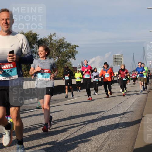 03.10.2025 - Köhlbrandbrückenlauf Luisa Fischer http://msf.ph/oto/9017832 03.10.2025 11:05:09 Position 3 2314, 5, 2977, 2978 meine-sportfotos.de