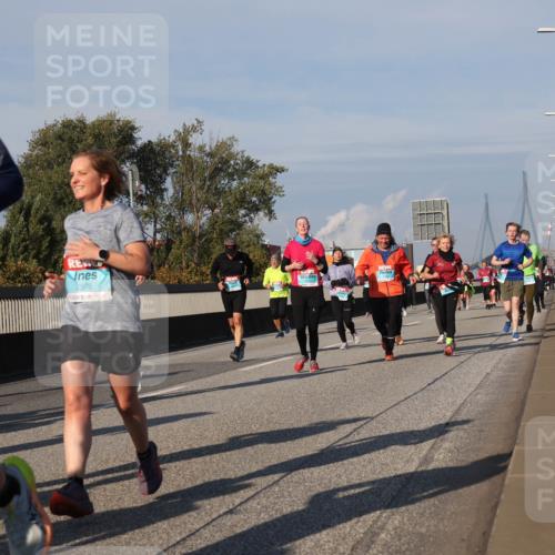 03.10.2025 - Köhlbrandbrückenlauf Luisa Fischer http://msf.ph/oto/9017835 03.10.2025 11:05:10 Position 3 2977, 2978 meine-sportfotos.de