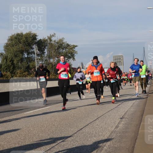 03.10.2025 - Köhlbrandbrückenlauf Luisa Fischer http://msf.ph/oto/9017842 03.10.2025 11:05:11 Position 3 2053 meine-sportfotos.de
