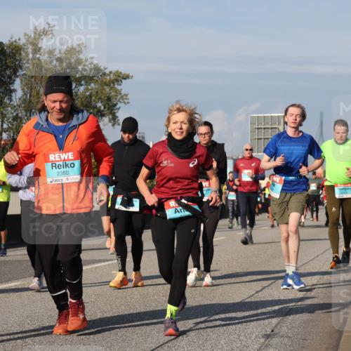 03.10.2025 - Köhlbrandbrückenlauf Luisa Fischer http://msf.ph/oto/9017854 03.10.2025 11:05:13 Position 3 2350, 3109 meine-sportfotos.de