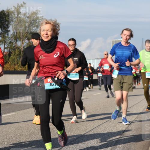 03.10.2025 - Köhlbrandbrückenlauf Luisa Fischer http://msf.ph/oto/9017859 03.10.2025 11:05:14 Position 3 2350, 3538, 3109 meine-sportfotos.de
