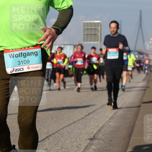 03.10.2025 - Köhlbrandbrückenlauf Luisa Fischer http://msf.ph/oto/9017883 03.10.2025 11:05:18 Position 3 8, 3109 meine-sportfotos.de