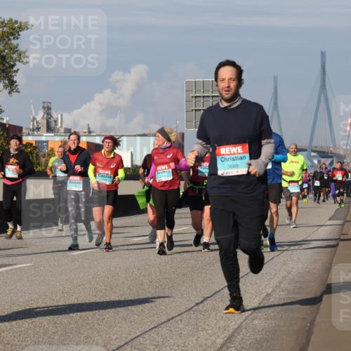 03.10.2025 - Köhlbrandbrückenlauf Luisa Fischer http://msf.ph/oto/9017890 03.10.2025 11:05:19 Position 3 3669, 2174 meine-sportfotos.de