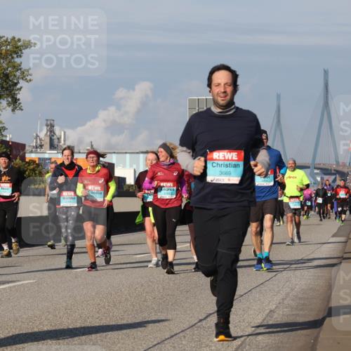 03.10.2025 - Köhlbrandbrückenlauf Luisa Fischer http://msf.ph/oto/9017892 03.10.2025 11:05:20 Position 3 1934, 2143, 3669, 3259 meine-sportfotos.de