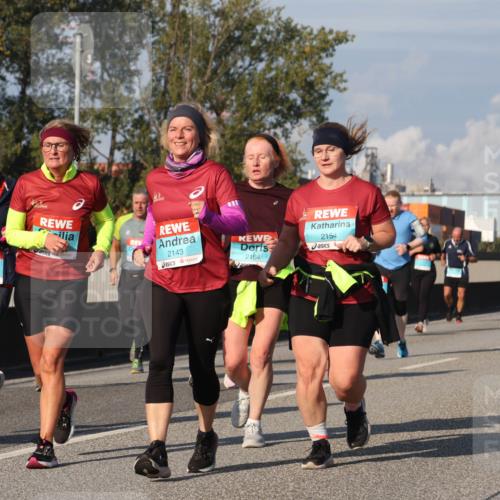 03.10.2025 - Köhlbrandbrückenlauf Luisa Fischer http://msf.ph/oto/9017911 03.10.2025 11:05:24 Position 3 2188, 2143, 2164, 2154, 3259 meine-sportfotos.de