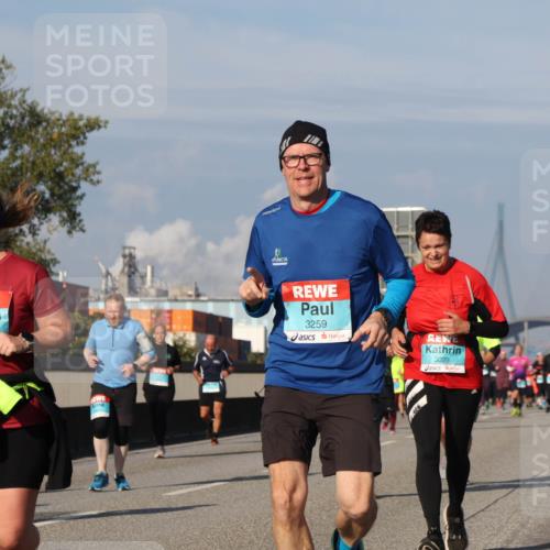 03.10.2025 - Köhlbrandbrückenlauf Luisa Fischer http://msf.ph/oto/9017916 03.10.2025 11:05:25 Position 3 216, 2154, 3259, 3029 meine-sportfotos.de