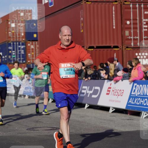 03.10.2025 - Köhlbrandbrückenlauf Michael Burmester http://msf.ph/oto/9017928 03.10.2025 10:17:32 Ziel 1213, 1647, 1792, 2172, 2765, 2768, 2770, 2825, 2826, 3081, 3172, 3216, 3647 meine-sportfotos.de
