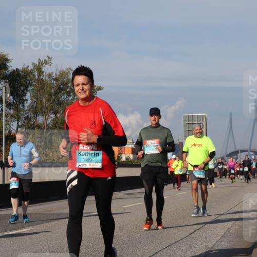 03.10.2025 - Köhlbrandbrückenlauf Luisa Fischer http://msf.ph/oto/9017933 03.10.2025 11:05:28 Position 3 3029, 2210, 2740 meine-sportfotos.de