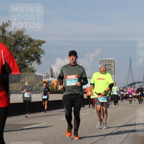 03.10.2025 - Köhlbrandbrückenlauf Luisa Fischer http://msf.ph/oto/9017937 03.10.2025 11:05:28 Position 3 1664, 3029, 2210, 2740 meine-sportfotos.de