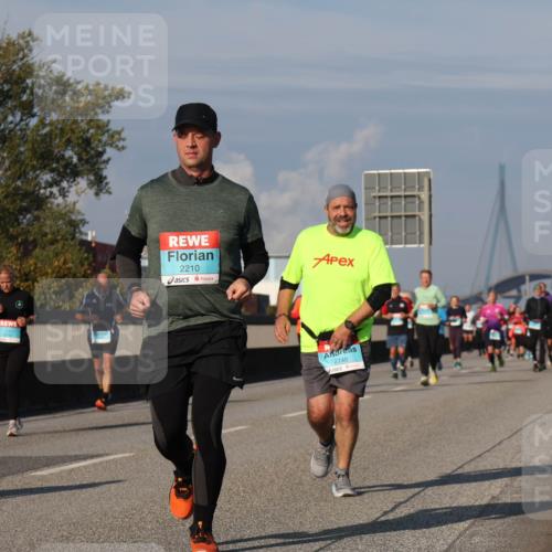 03.10.2025 - Köhlbrandbrückenlauf Luisa Fischer http://msf.ph/oto/9017941 03.10.2025 11:05:29 Position 3 2210, 2740 meine-sportfotos.de
