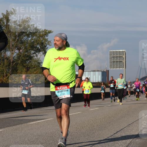 03.10.2025 - Köhlbrandbrückenlauf Luisa Fischer http://msf.ph/oto/9017954 03.10.2025 11:05:31 Position 3 210, 2740 meine-sportfotos.de