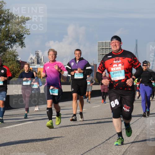 03.10.2025 - Köhlbrandbrückenlauf Luisa Fischer http://msf.ph/oto/9017984 03.10.2025 11:05:43 Position 3 3405, 3562, 3430, 3713, 64 meine-sportfotos.de