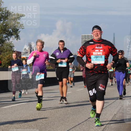 03.10.2025 - Köhlbrandbrückenlauf Luisa Fischer http://msf.ph/oto/9017987 03.10.2025 11:05:43 Position 3 3405, 3408, 3562, 3713, 64 meine-sportfotos.de