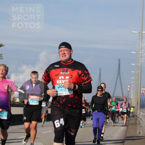 03.10.2025 - Köhlbrandbrückenlauf Luisa Fischer http://msf.ph/oto/9017993 03.10.2025 11:05:44 Position 3 3562, 3430, 3713, 64 meine-sportfotos.de