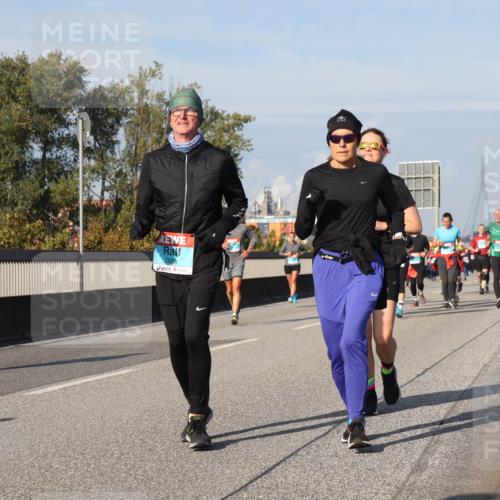 03.10.2025 - Köhlbrandbrückenlauf Luisa Fischer http://msf.ph/oto/9018022 03.10.2025 11:05:49 Position 3 2688 meine-sportfotos.de